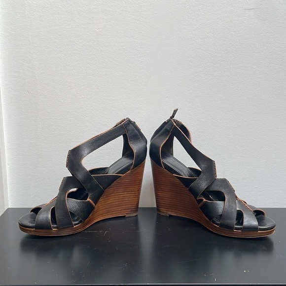 Cole Haan Wedge Heel Sandal Black Leather Open Toe Zipper Gladiator Shoe 9.5 - Picture 3 of 11